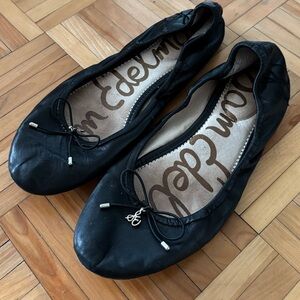 Black leather ballet flats size 9